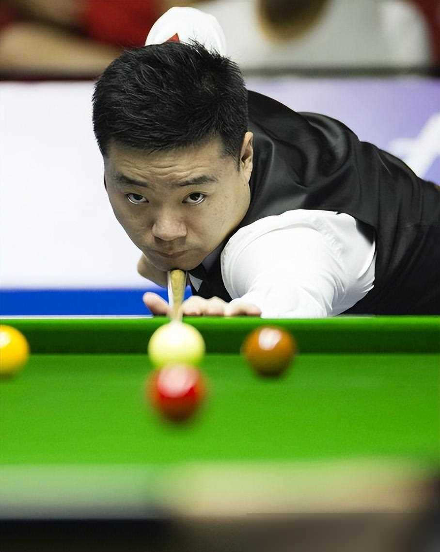 心球员间的 心球员间的